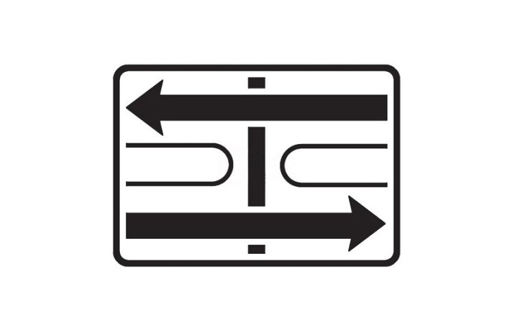 Dopravní značka E2c - Tvar křižovatky