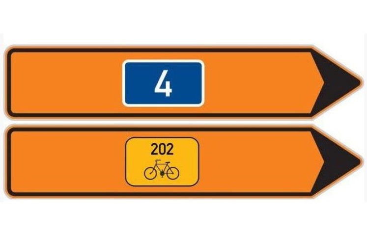 Dopravní značka IS11d - Směrová tabule pro vyznačení objížďky